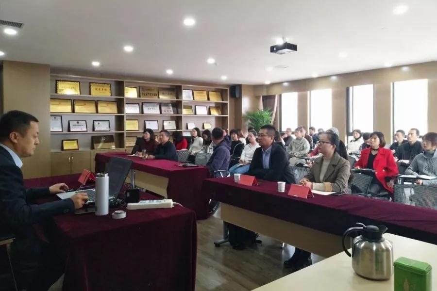 学无止境|ly体育·在线（中国）官方网站
举办法律知识专题培训